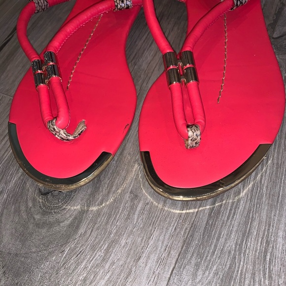 Dolce Vita Flat Sandals - Picture 5 of 7
